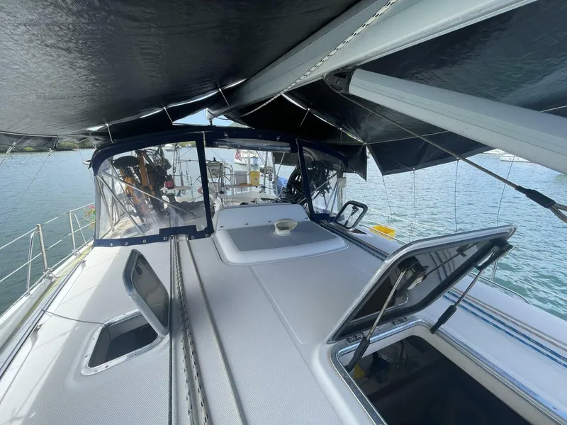 Slide: The Image of Hunter 44 Aft Cockpit 2004 - 5662923
