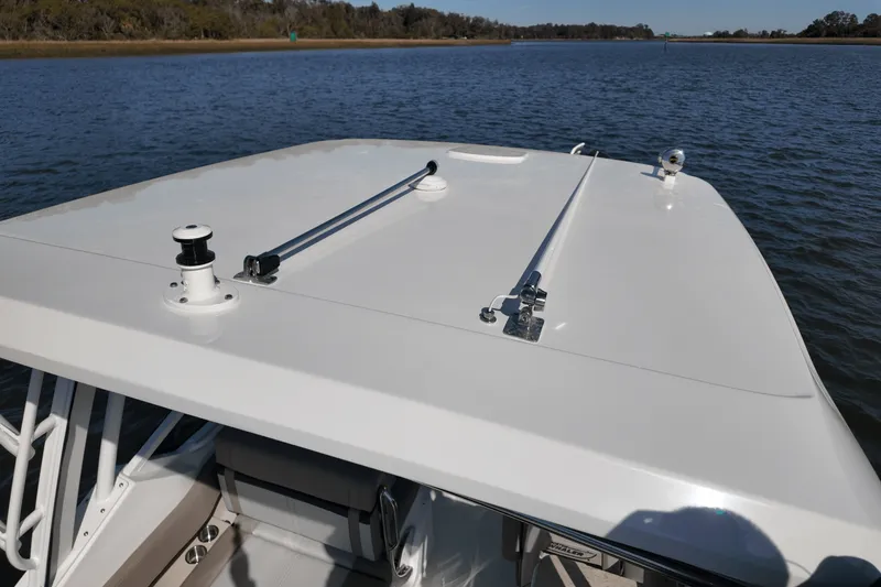 Slide: The Image of Boston Whaler 280 Vantage 2025 - 15