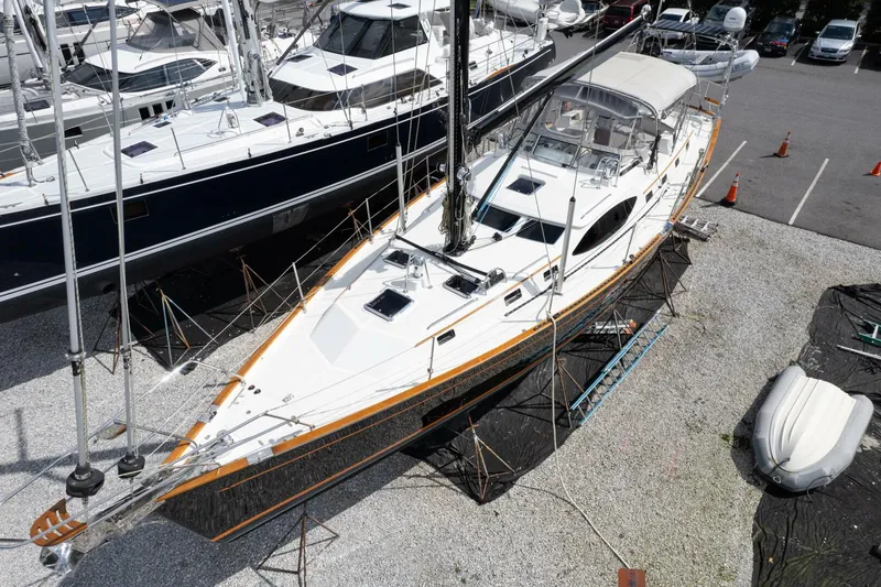 Slide: The Image of Passport Vista 545 Center Cockpit 2018 - 5675844