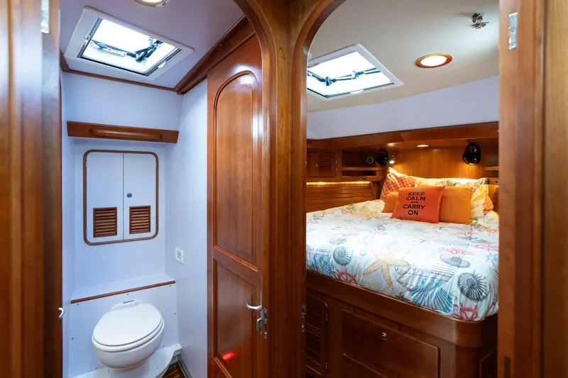 Slide: The Image of Passport Vista 545 Center Cockpit 2018 - 5675748