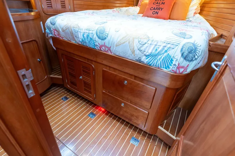 Slide: The Image of Passport Vista 545 Center Cockpit 2018 - 5675752