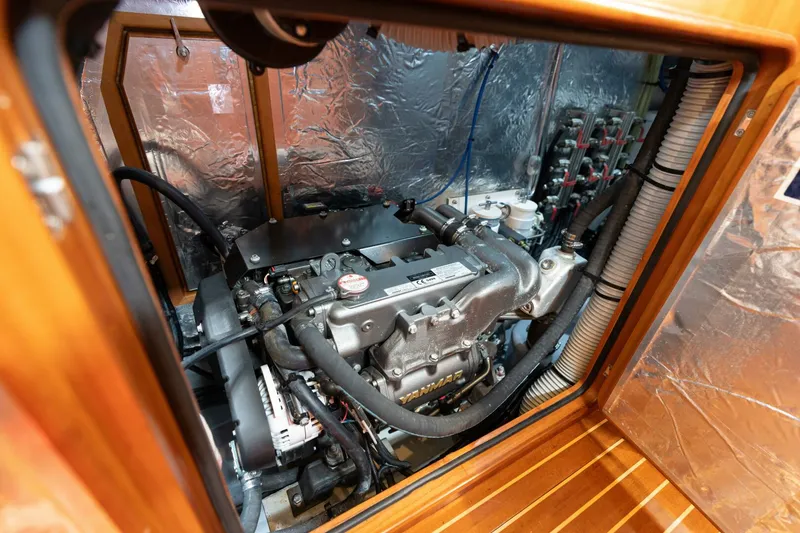 Slide: The Image of Passport Vista 545 Center Cockpit 2018 - 5675742