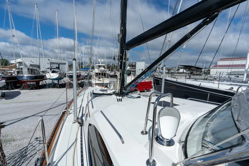 Slide: The Image of Passport Vista 545 Center Cockpit 2018 - 5675784