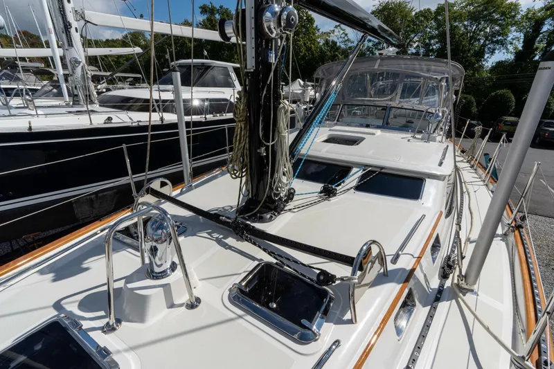 Slide: The Image of Passport Vista 545 Center Cockpit 2018 - 5675781