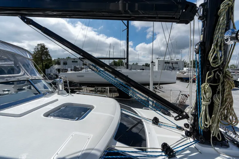 Slide: The Image of Passport Vista 545 Center Cockpit 2018 - 5675777