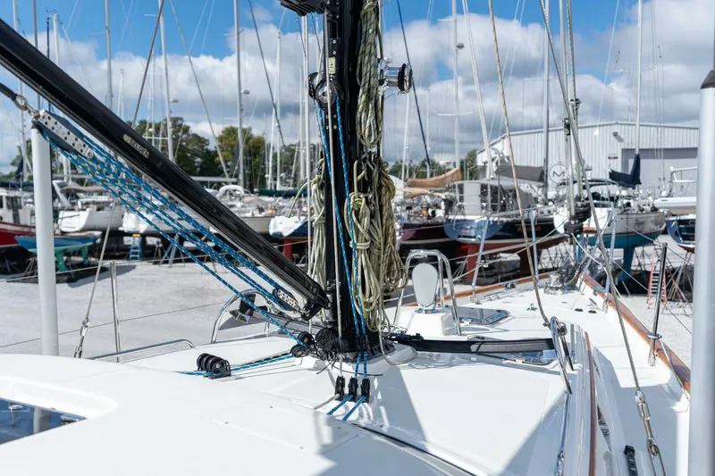 Slide: The Image of Passport Vista 545 Center Cockpit 2018 - 5675791