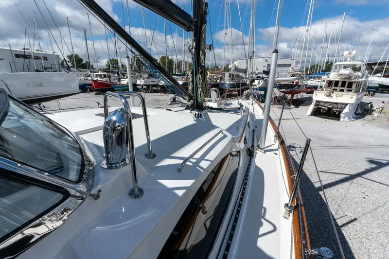 Slide: The Image of Passport Vista 545 Center Cockpit 2018 - 5675774