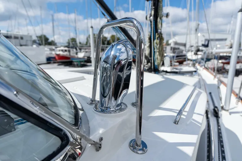 Slide: The Image of Passport Vista 545 Center Cockpit 2018 - 5675790