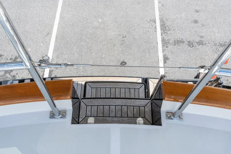 Slide: The Image of Passport Vista 545 Center Cockpit 2018 - 5675767