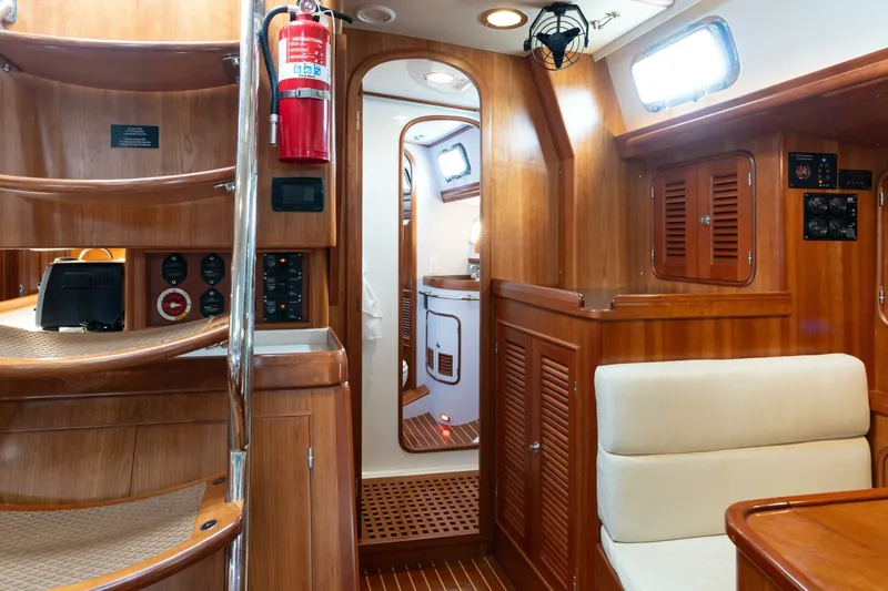 Slide: The Image of Passport Vista 545 Center Cockpit 2018 - 5675714