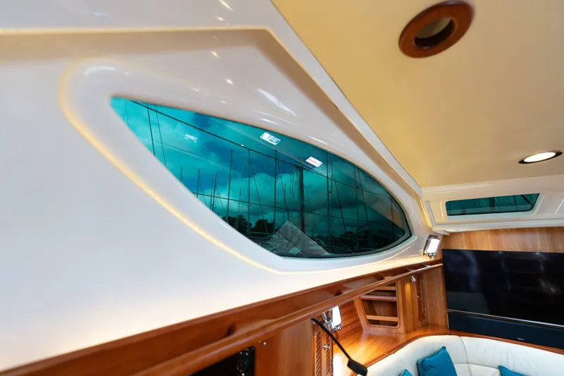 Slide: The Image of Passport Vista 545 Center Cockpit 2018 - 5675747