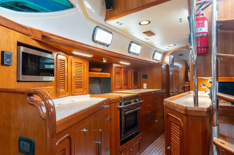 Slide: The Image of Passport Vista 545 Center Cockpit 2018 - 5675704