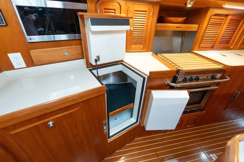 Slide: The Image of Passport Vista 545 Center Cockpit 2018 - 5675741