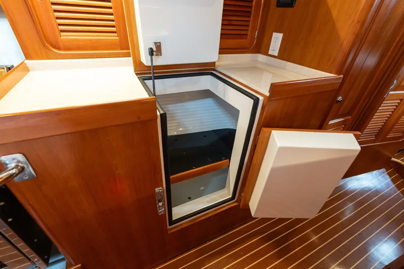 Slide: The Image of Passport Vista 545 Center Cockpit 2018 - 5675721