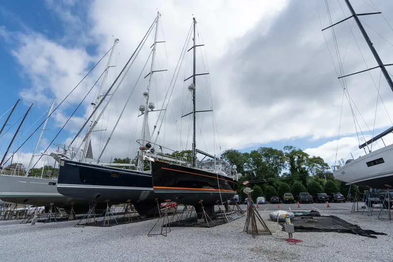 Slide: The Image of Passport Vista 545 Center Cockpit 2018 - 5675835