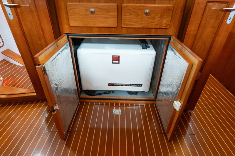 Slide: The Image of Passport Vista 545 Center Cockpit 2018 - 5675726