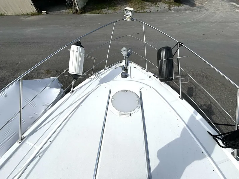 Slide: The Image of Carver 396 Motor Yacht 2003 - 5664143