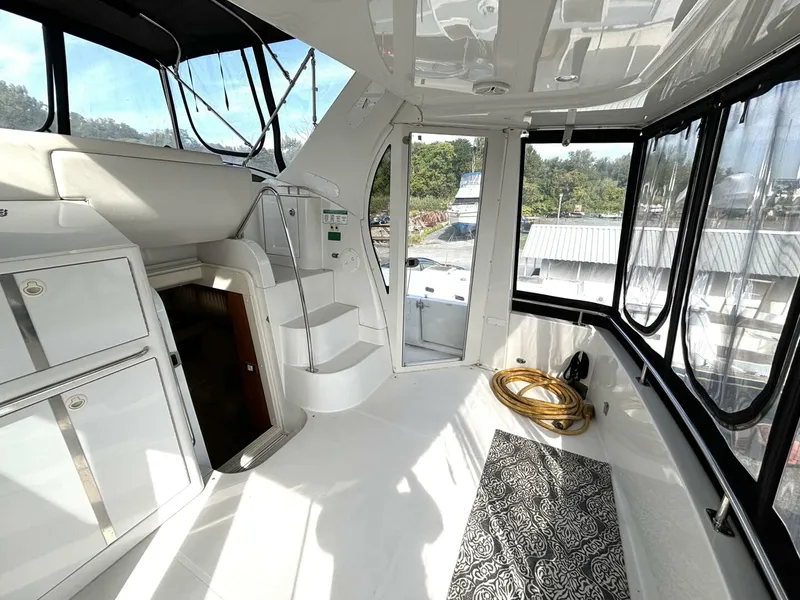 Slide: The Image of Carver 396 Motor Yacht 2003 - 5664149