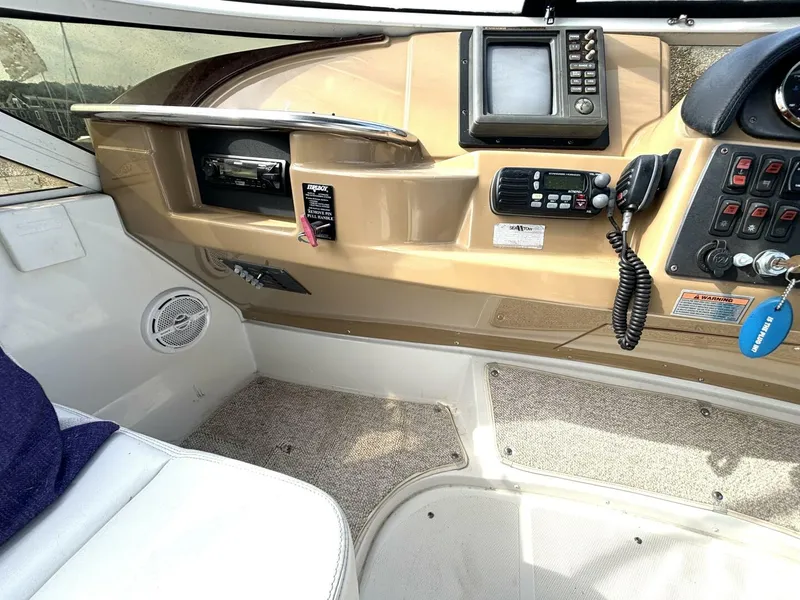 Slide: The Image of Carver 396 Motor Yacht 2003 - 5664134