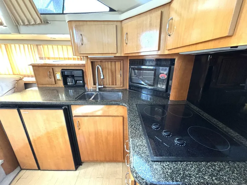 Slide: The Image of Carver 396 Motor Yacht 2003 - 5664168