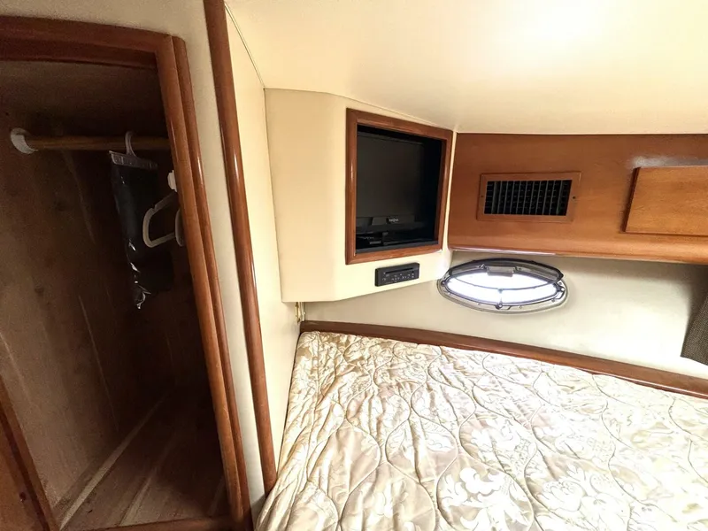 Slide: The Image of Carver 396 Motor Yacht 2003 - 5664166