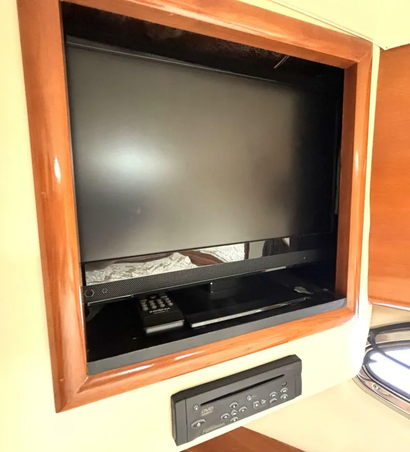 Slide: The Image of Carver 396 Motor Yacht 2003 - 5664151