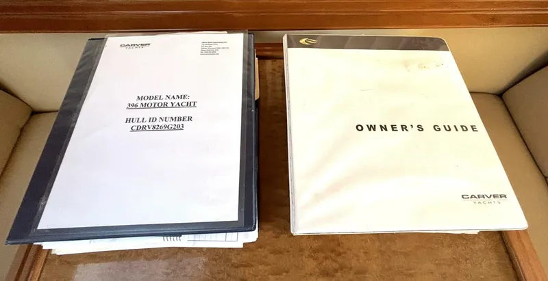 Slide: The Image of Carver 396 Motor Yacht 2003 - 5664150