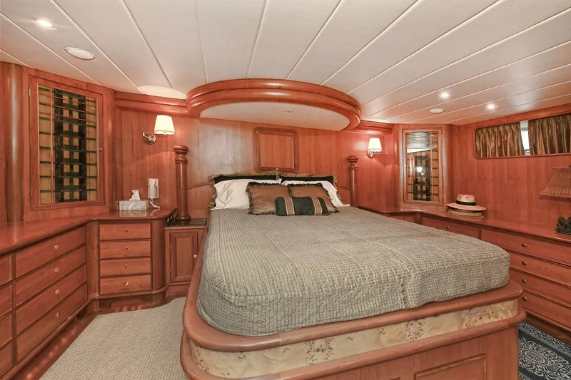 Slide: The Image of Grand Alaskan Flushdeck 2002 - 5664720