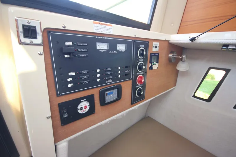 Slide: The Image of Ranger Tug R-25 Luxury Edition 2023 - 5664967