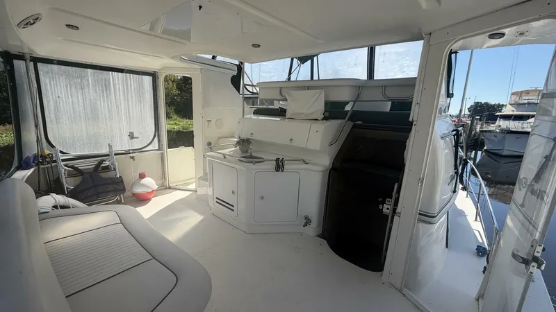 Slide: The Image of Sea Ray 380 Aft Cabin 2000 - 5767944