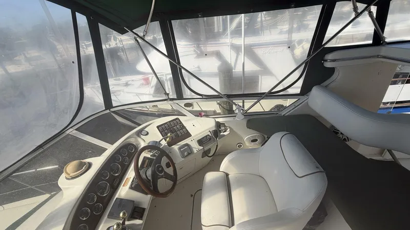 Slide: The Image of Sea Ray 380 Aft Cabin 2000 - 5767946