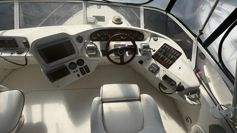 Slide: The Image of Sea Ray 380 Aft Cabin 2000 - 5767945