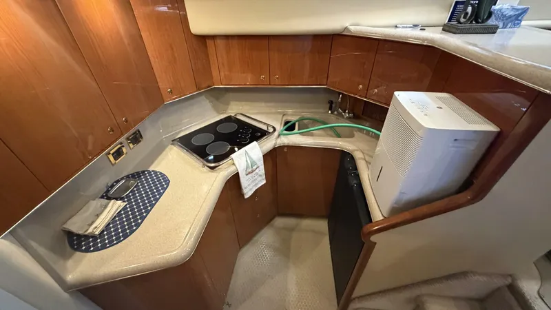 Slide: The Image of Sea Ray 380 Aft Cabin 2000 - 5767964