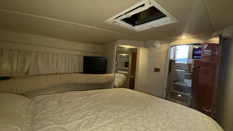 Slide: The Image of Sea Ray 380 Aft Cabin 2000 - 5767969