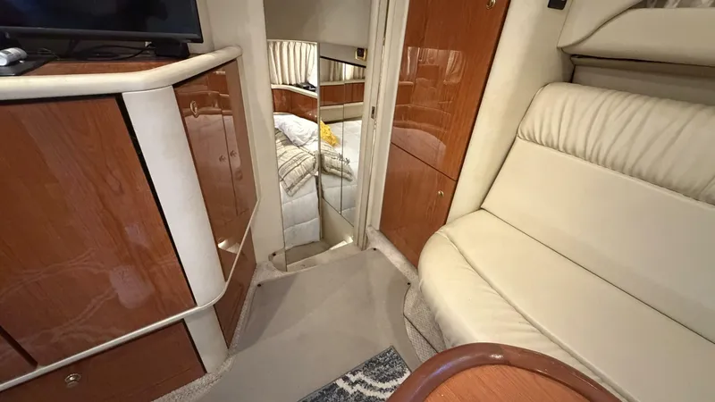 Slide: The Image of Sea Ray 380 Aft Cabin 2000 - 5767977