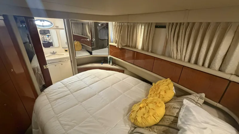 Slide: The Image of Sea Ray 380 Aft Cabin 2000 - 5767970