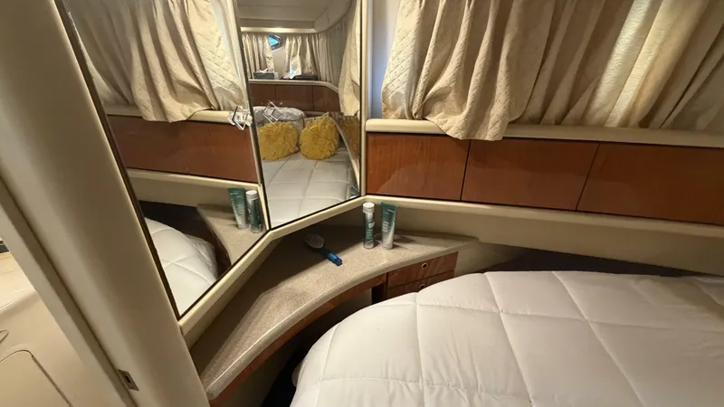 Slide: The Image of Sea Ray 380 Aft Cabin 2000 - 5767979