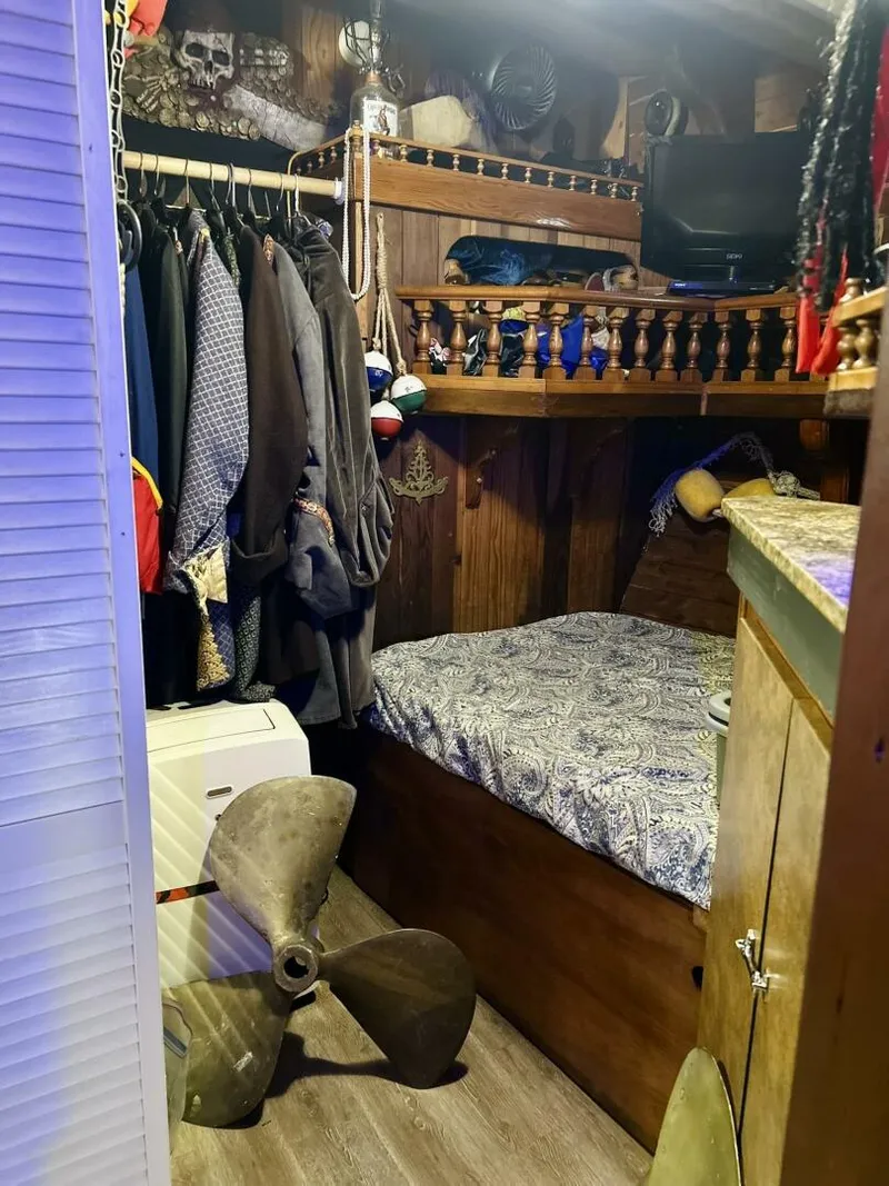 Slide: The Image of Custom 80 Brigantine 1977 - 5665193