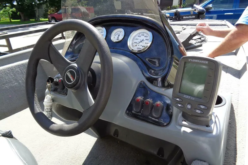 Slide: The Image of White River Bass Tracker PT175 2006 - 5665458