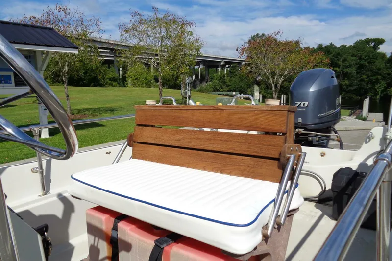 Slide: The Image of Boston Whaler Montauck 17 CC 1986 - 5665531