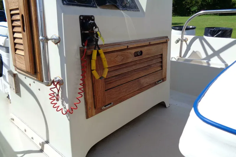 Slide: The Image of Boston Whaler Montauck 17 CC 1986 - 5665533