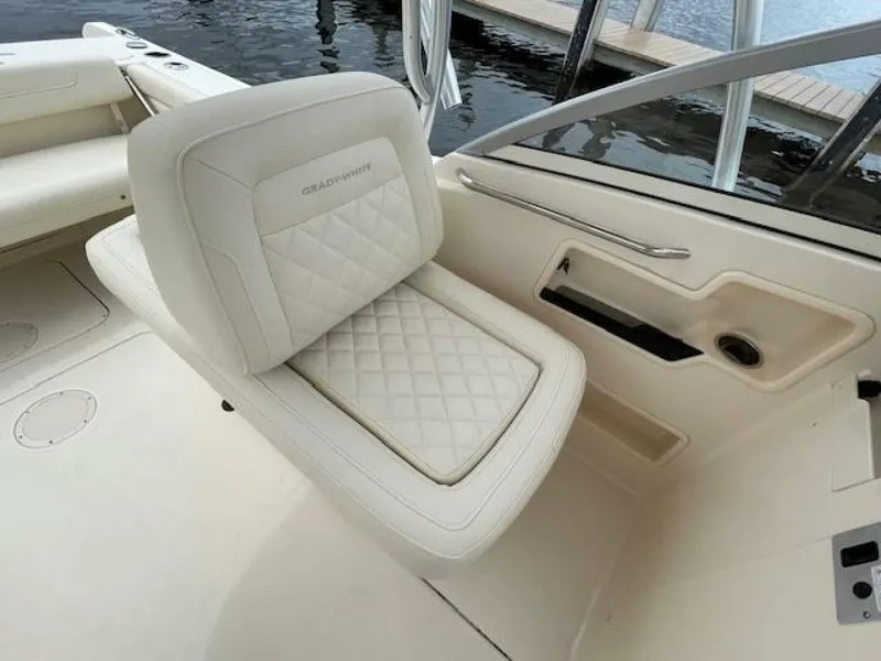 Slide: The Image of Grady-White 235 Freedom 2018 - 5665601