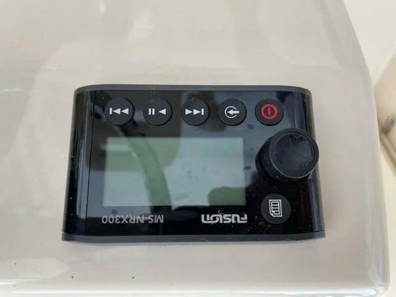 Slide: The Image of Grady-White 235 Freedom 2018 - 5665621