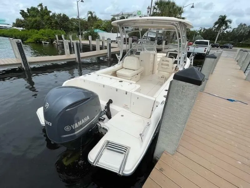 Slide: The Image of Grady-White 235 Freedom 2018 - 5665592