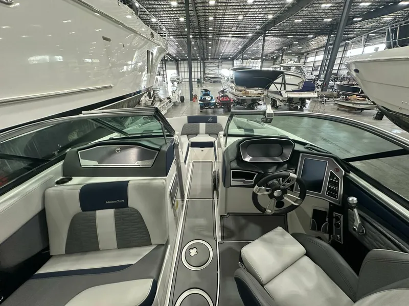 Slide: The Image of Mastercraft X24 2019 - 5665917