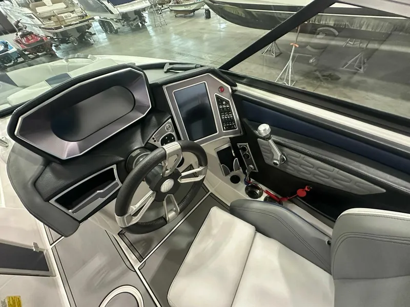 Slide: The Image of Mastercraft X24 2019 - 5665919