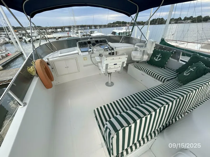 Slide: The Image of 45' Ocean Alexander flybridge forward2 - 5666016