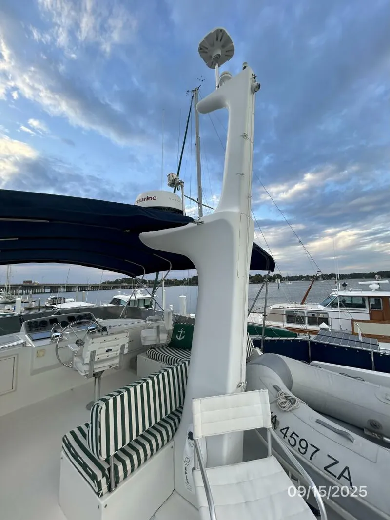 Slide: The Image of 45' Ocean Alexander mast - 5666021