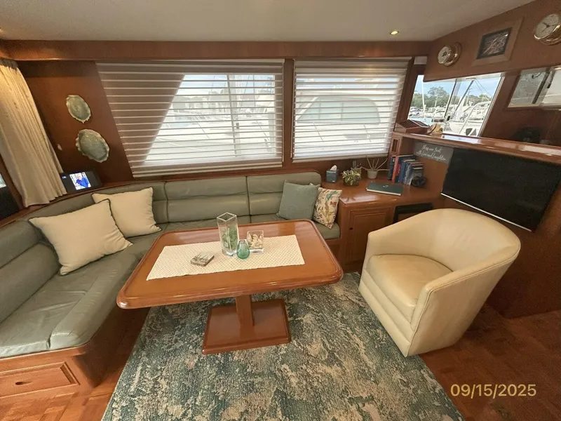 Slide: The Image of 45' Ocean Alexander salon port - 5666067