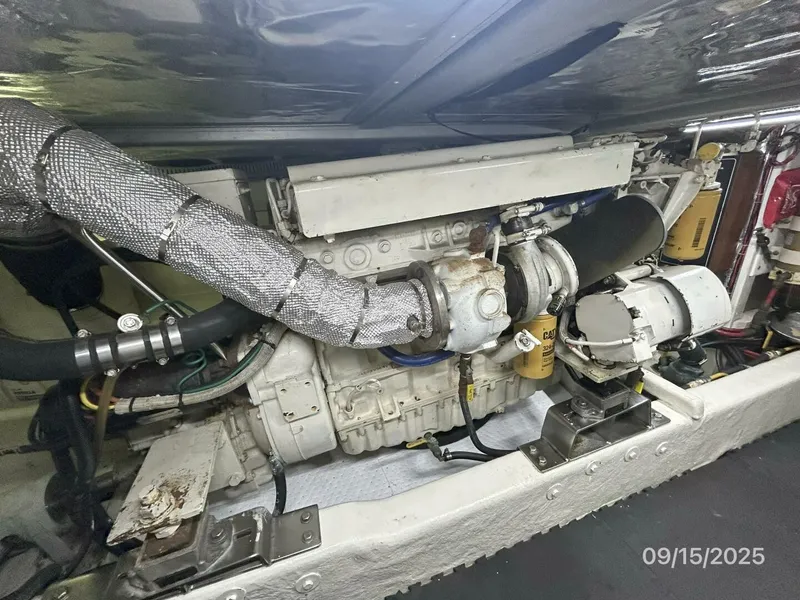 Slide: The Image of 45' Ocean Alexander port main engine2 - 5666054